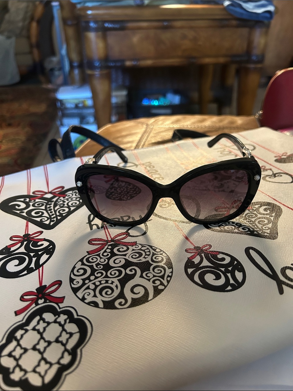 Brighton Black Frame Sunglasses with Gradient Lenses VGUC